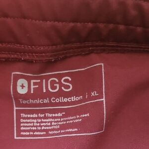 Figs Burgundy Technical Collection Top XL